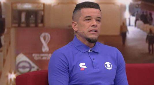 出任克鲁塞罗足球协调 “大头” 牵手“外星人”