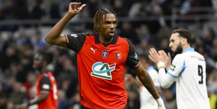 开云网站-外媒：利物浦1亿欧报价国米后卫，雅凯预计赛季报销|国际米兰|雷恩|范戴克|手术|英超_新浪体育_新浪新闻